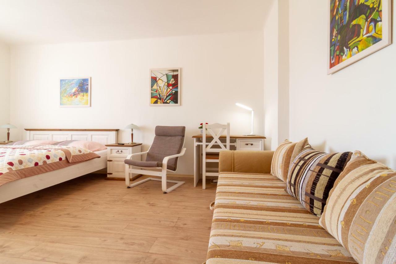 Apartmany U Nemocnice Ceske Budejovice Exteriör bild